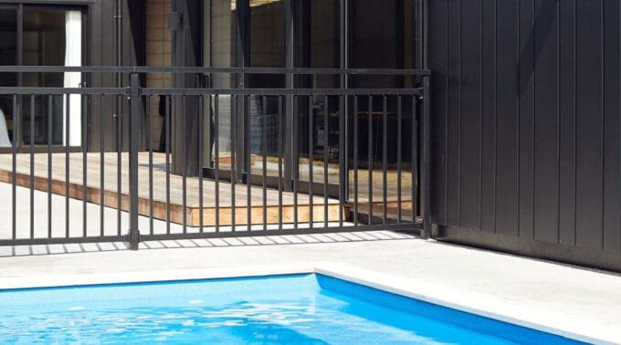 WHICH FITTING WHERE? YOUR QUICK GUIDE TO TUBULAR FENCING COMPONENTS